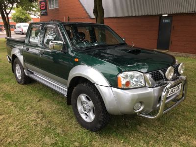 Nissan Navara 2.5 Di King Cab King Cab Pickup 4dr Pickup Diesel GreenNissan Navara 2.5 Di King Cab King Cab Pickup 4dr Pickup Diesel Green at Chequered Flag GB LTD Leeds