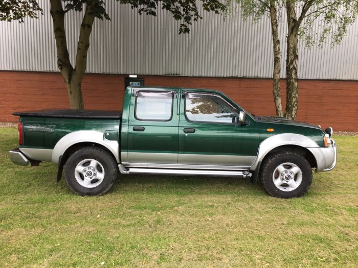 Nissan Navara 2.5 Di King Cab King Cab Pickup 4dr Pickup Diesel Green