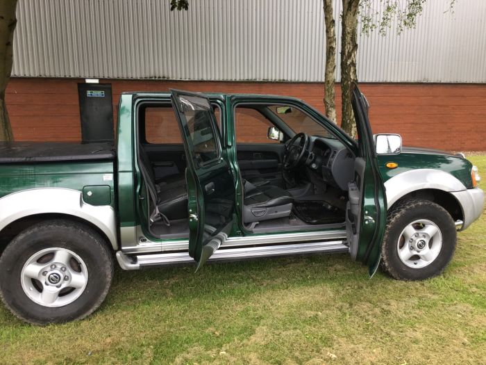 Nissan Navara 2.5 Di King Cab King Cab Pickup 4dr Pickup Diesel Green