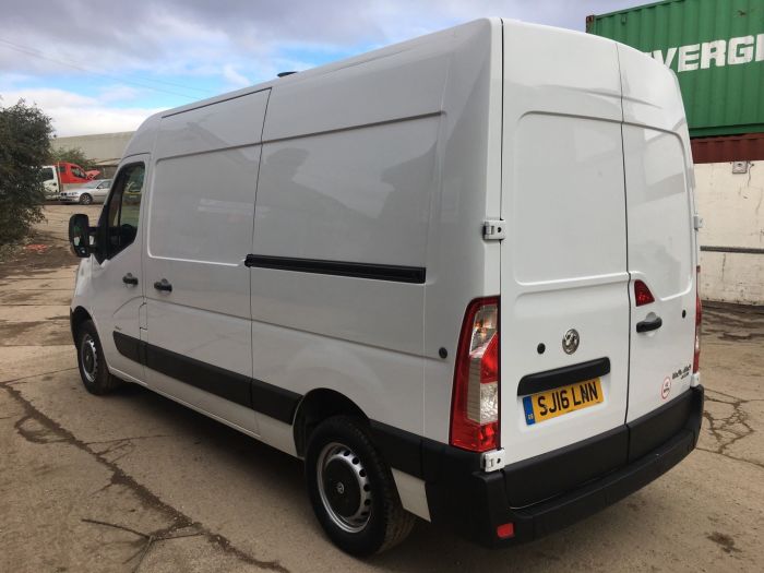 Vauxhall Movano 2.3 CDTi 3500 ecoFLEX FWD L2 H2 EU5 (s/s) 5dr Panel Van Diesel White