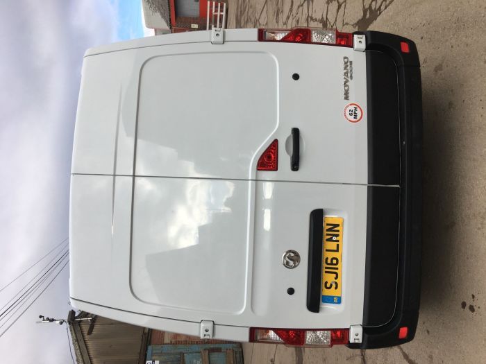 Vauxhall Movano 2.3 CDTi 3500 ecoFLEX FWD L2 H2 EU5 (s/s) 5dr Panel Van Diesel White