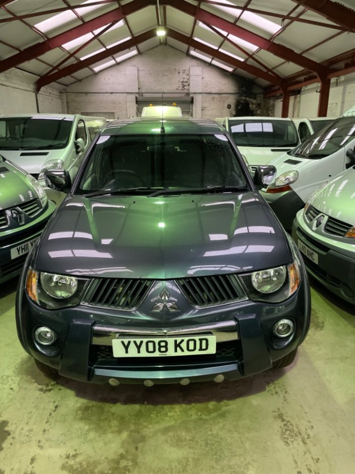 Mitsubishi L200 2.5 Double Cab DI-D Warrior 4WD 134Bhp Pick Up Diesel Grey