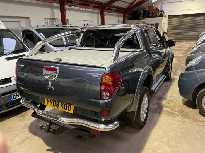 Mitsubishi L200 2.5 Double Cab DI-D Warrior 4WD 134Bhp Pick Up Diesel Grey