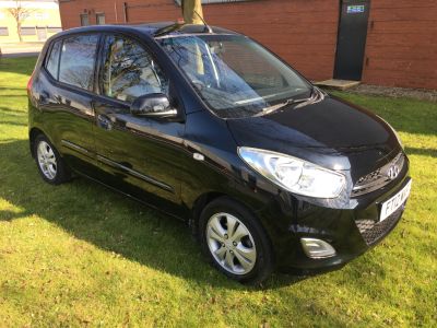 Hyundai i10 1.2 Active 5dr Hatchback Petrol BlackHyundai i10 1.2 Active 5dr Hatchback Petrol Black at Chequered Flag GB LTD Leeds