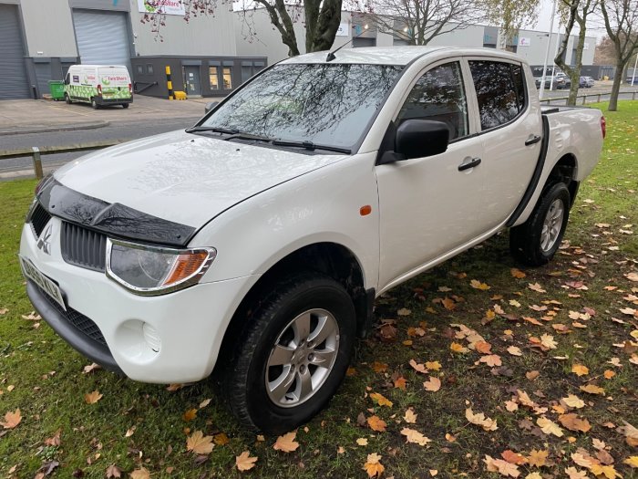 Mitsubishi L200 2.5 L200 4WORK DI-D D/C Pick Up Diesel White