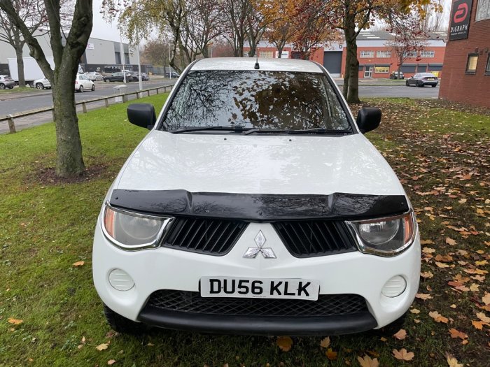 Mitsubishi L200 2.5 L200 4WORK DI-D D/C Pick Up Diesel White