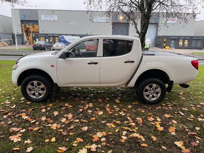 Mitsubishi L200 2.5 L200 4WORK DI-D D/C Pick Up Diesel White