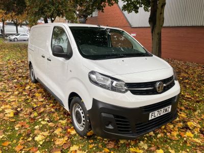 Vauxhall Vivaro 2700 1.5d 120PS Edition H1 Van Panel Van Diesel WhiteVauxhall Vivaro 2700 1.5d 120PS Edition H1 Van Panel Van Diesel White at Chequered Flag GB LTD Leeds