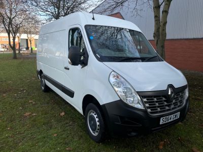 Renault Master 2.3 MM35dCi 125 Business Medium Roof Van Panel Van Diesel WhiteRenault Master 2.3 MM35dCi 125 Business Medium Roof Van Panel Van Diesel White at Chequered Flag GB LTD Leeds