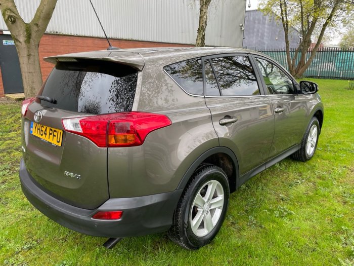 Toyota Rav-4 2.0 D-4D Icon 5dr 2WD Estate Diesel Beige