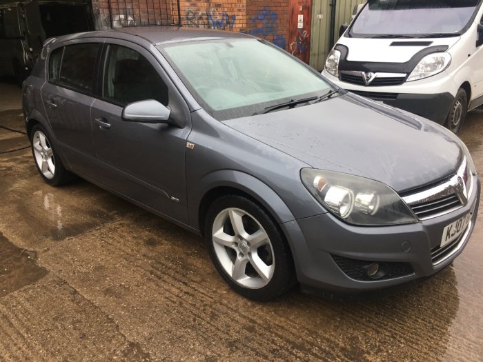 Vauxhall Astra 1.9 CDTi 16V SRi [150] 5dr Hatchback Diesel Grey