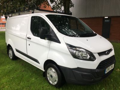 Ford Transit Custom 2.2 TDCi 100ps Low Roof Van Panel Van Diesel WhiteFord Transit Custom 2.2 TDCi 100ps Low Roof Van Panel Van Diesel White at Chequered Flag GB LTD Leeds