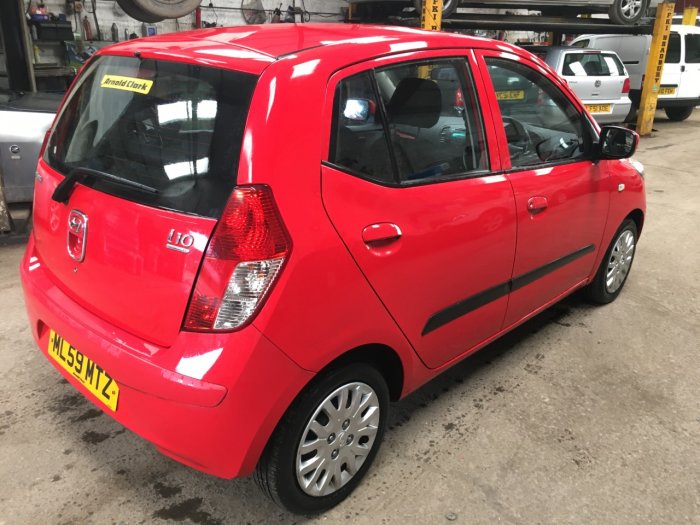 Hyundai i10 1.1 ES 5dr Hatchback Petrol Red