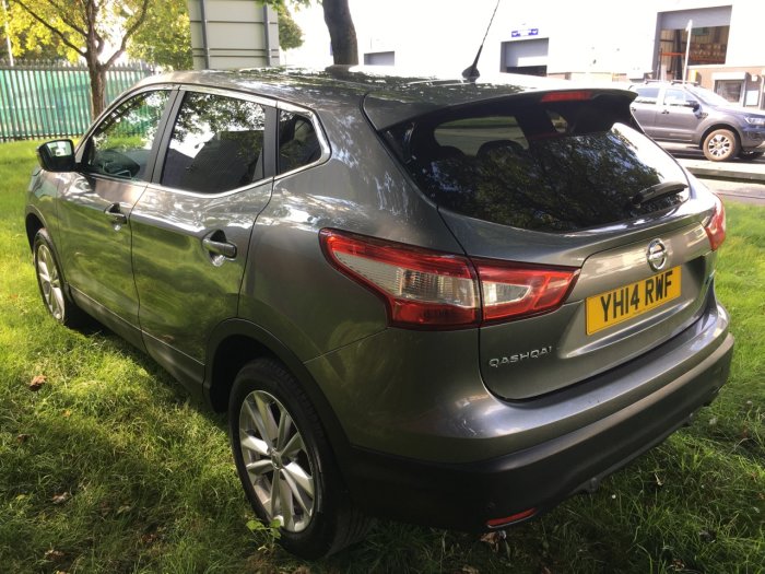 Nissan Qashqai 1.5 dCi Acenta Premium 5dr Hatchback Diesel Grey