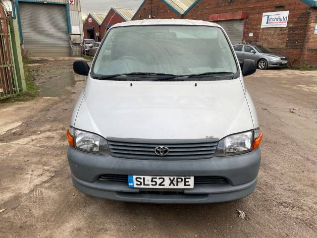 Toyota Hiace 2.5 HIACE 300 GS Panel Van Diesel Silver