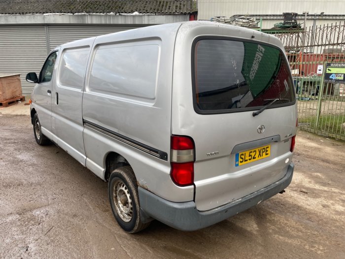 Toyota Hiace 2.5 HIACE 300 GS Panel Van Diesel Silver