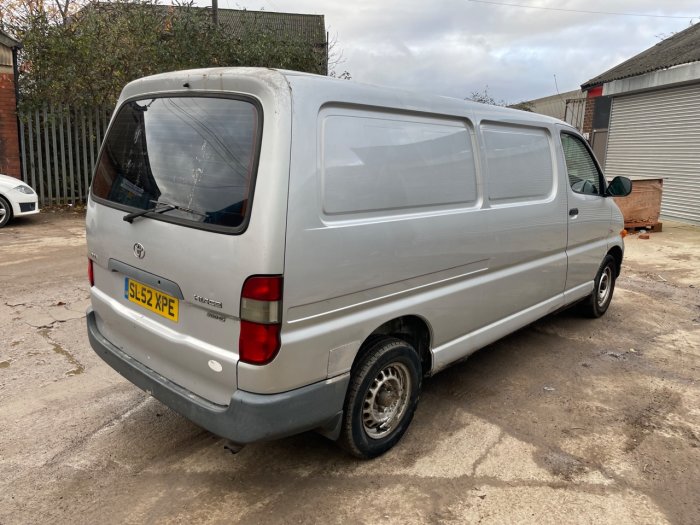 Toyota Hiace 2.5 HIACE 300 GS Panel Van Diesel Silver