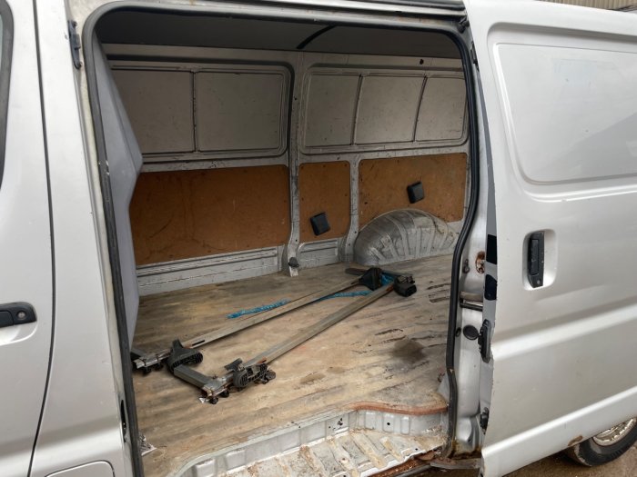 Toyota Hiace 2.5 HIACE 300 GS Panel Van Diesel Silver