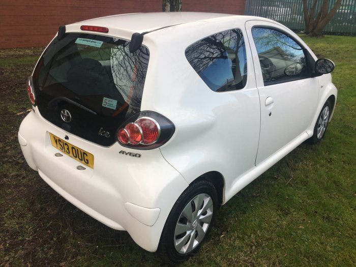 Toyota Aygo 1.0 VVT-i Ice 3dr Hatchback Petrol White