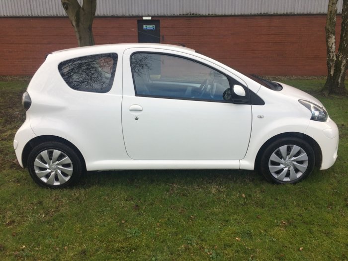 Toyota Aygo 1.0 VVT-i Ice 3dr Hatchback Petrol White