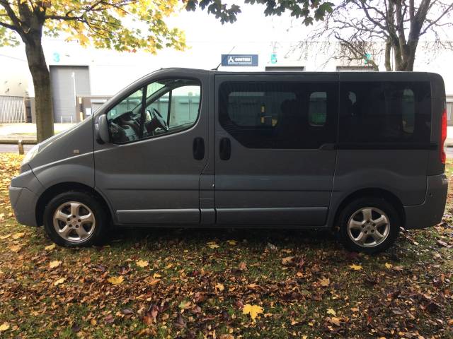 2013 Renault Trafic 2.0 SL27dCi 115 Sport [Sat Nav] 9 Seater Euro 5
