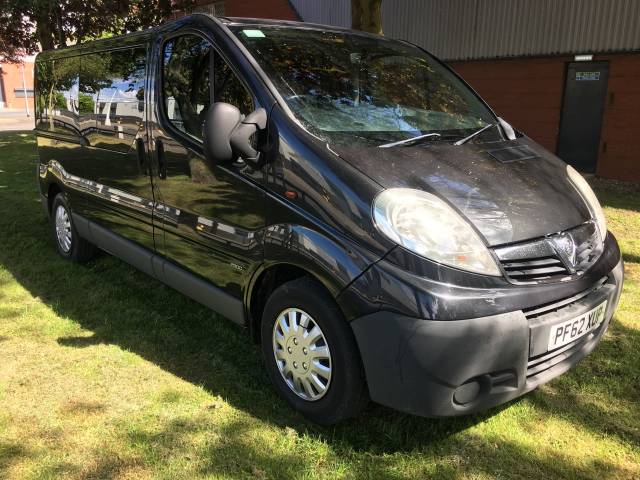 Vauxhall Vivaro 2.0CDTI [115PS] Combi 2.9t Euro 5 Minibus Diesel Black