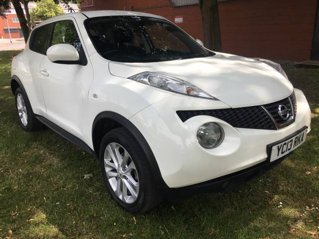 Nissan Juke 1.6 Acenta 5dr Hatchback Petrol White