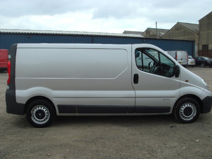 Renault Trafic 2.0 LL29dCi 115 Van Commercial Diesel Silver