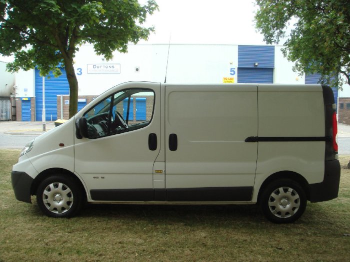 Renault Trafic 2.0 SL27dCi 115 Van Commercial Diesel White