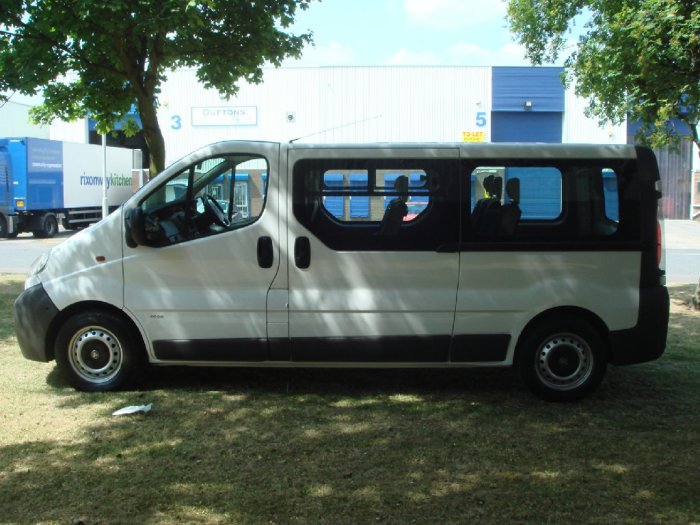 Vauxhall Vivaro 2.5 One owner low mileage Commercial Diesel White