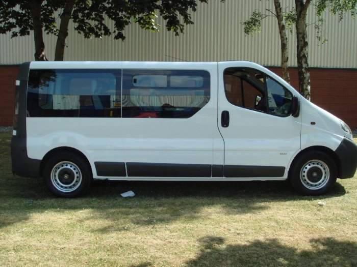 Vauxhall Vivaro 2.5 One owner low mileage Commercial Diesel White