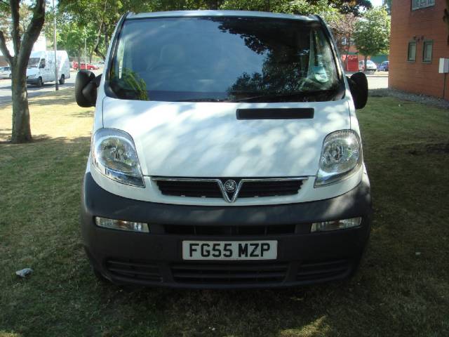 Vauxhall Vivaro 1.9DTi Van 2.7t Excellent original condition Commercial Diesel White