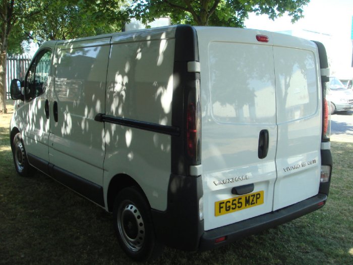 Vauxhall Vivaro 1.9DTi Van 2.7t Excellent original condition Commercial Diesel White