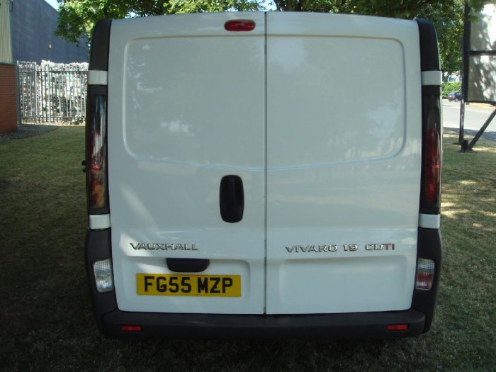 Vauxhall Vivaro 1.9DTi Van 2.7t Excellent original condition Commercial Diesel White