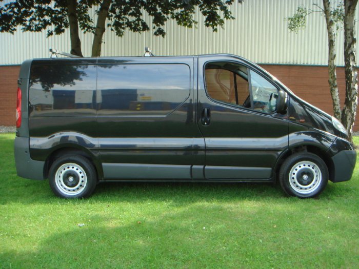 Vauxhall Vivaro 2.0CDTI [115PS] Van 2.7t Commercial Diesel Black