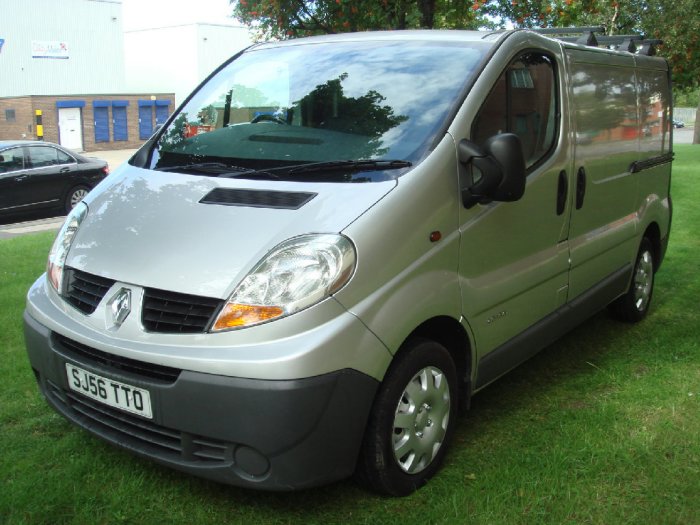 Renault Trafic 1.9 SL27dCi 100 Van Panel Van Diesel SILVER