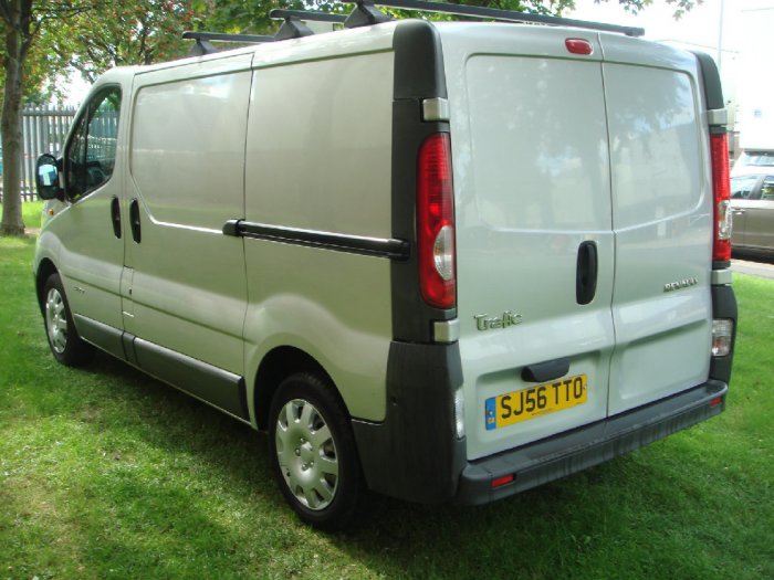 Renault Trafic 1.9 SL27dCi 100 Van Panel Van Diesel SILVER