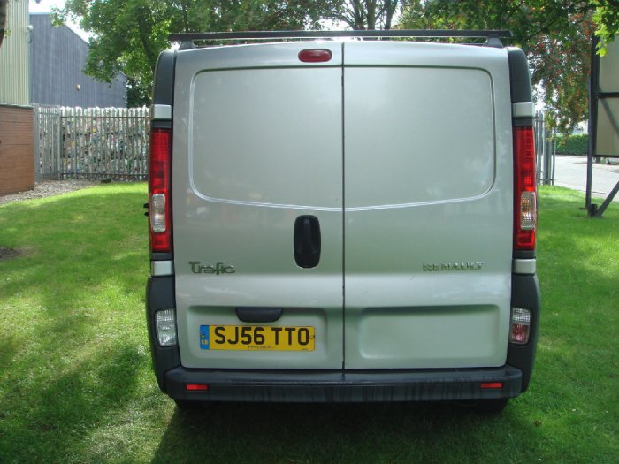 Renault Trafic 1.9 SL27dCi 100 Van Panel Van Diesel SILVER