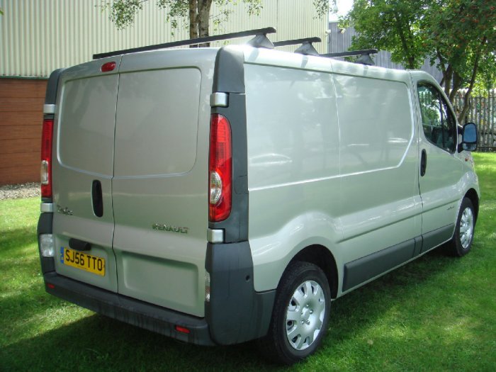 Renault Trafic 1.9 SL27dCi 100 Van Panel Van Diesel SILVER
