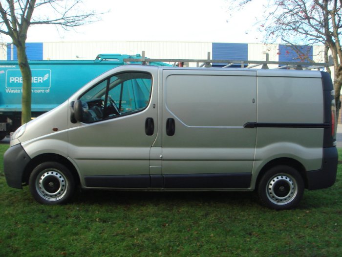 Vauxhall Vivaro 1.9CDTI [100PS] Van 2.7t Commercial Diesel Silver