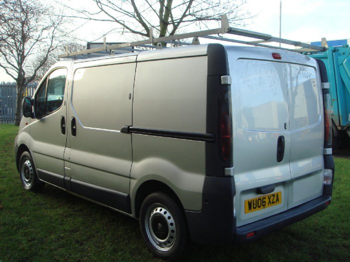 Vauxhall Vivaro 1.9CDTI [100PS] Van 2.7t Commercial Diesel Silver