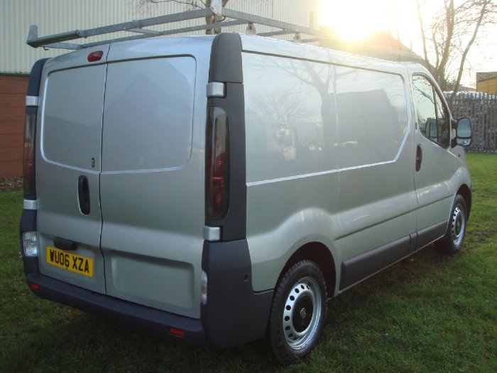 Vauxhall Vivaro 1.9CDTI [100PS] Van 2.7t Commercial Diesel Silver