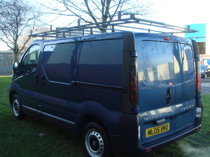 Vauxhall Vivaro 1.9DTi Van 2.7t Gleaming Metallic Blue  Paint Commercial Diesel Blue