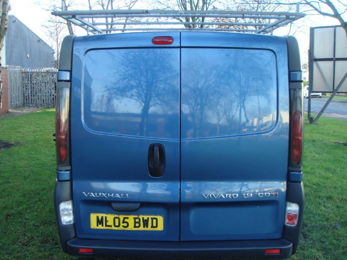 Vauxhall Vivaro 1.9DTi Van 2.7t Gleaming Metallic Blue  Paint Commercial Diesel Blue