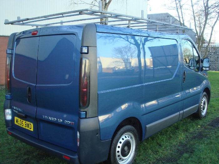 Vauxhall Vivaro 1.9DTi Van 2.7t Gleaming Metallic Blue  Paint Commercial Diesel Blue