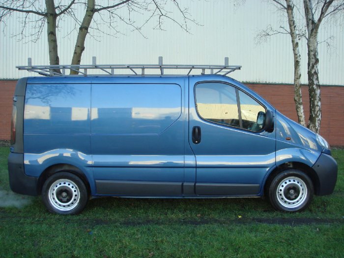 Vauxhall Vivaro 1.9DTi Van 2.7t Gleaming Metallic Blue  Paint Commercial Diesel Blue