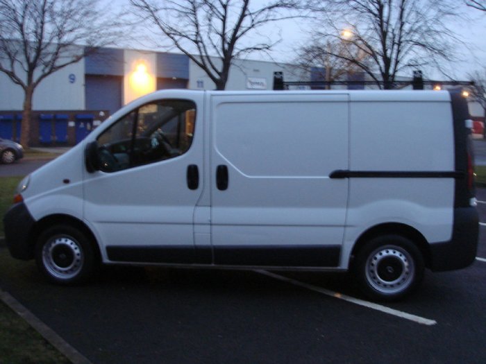 Renault Trafic 1.9 SL27dCi 100 Van 1 Owner Total Factory options Commercial Diesel White