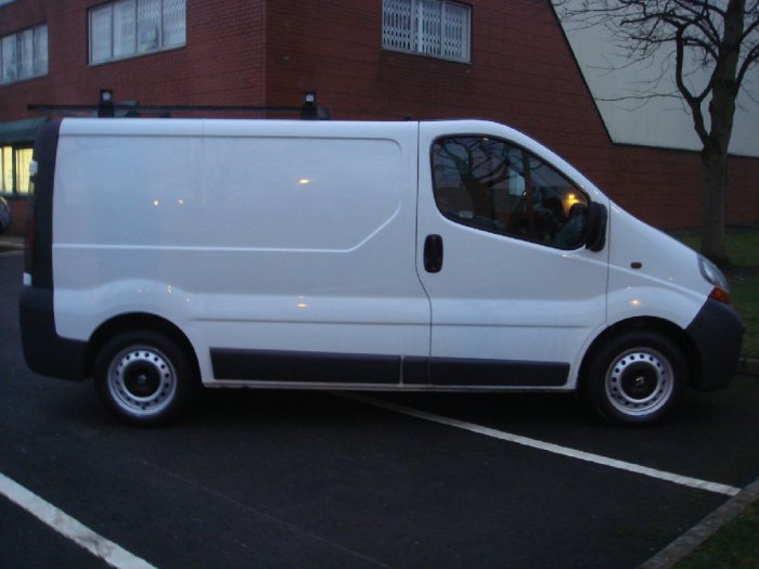 Renault Trafic 1.9 SL27dCi 100 Van 1 Owner Total Factory options Commercial Diesel White