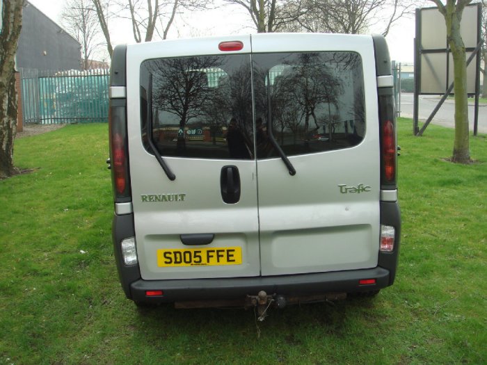 Renault Trafic 1.9 SL29dCi 100+ Crew Van Commercial Diesel Silver