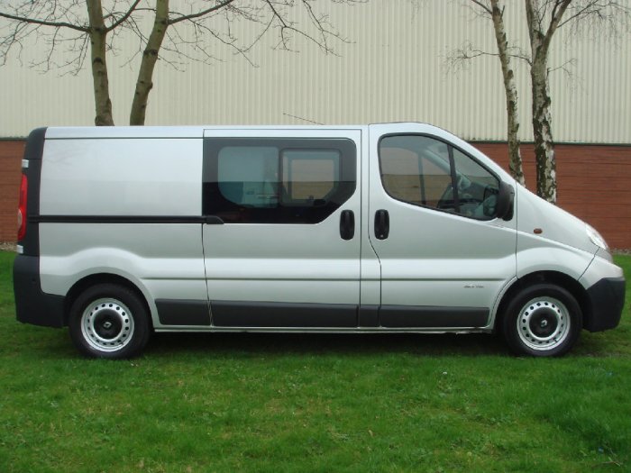 Renault Trafic 2.0 LL29dCi 115 Crew Van Commercial Diesel Silver